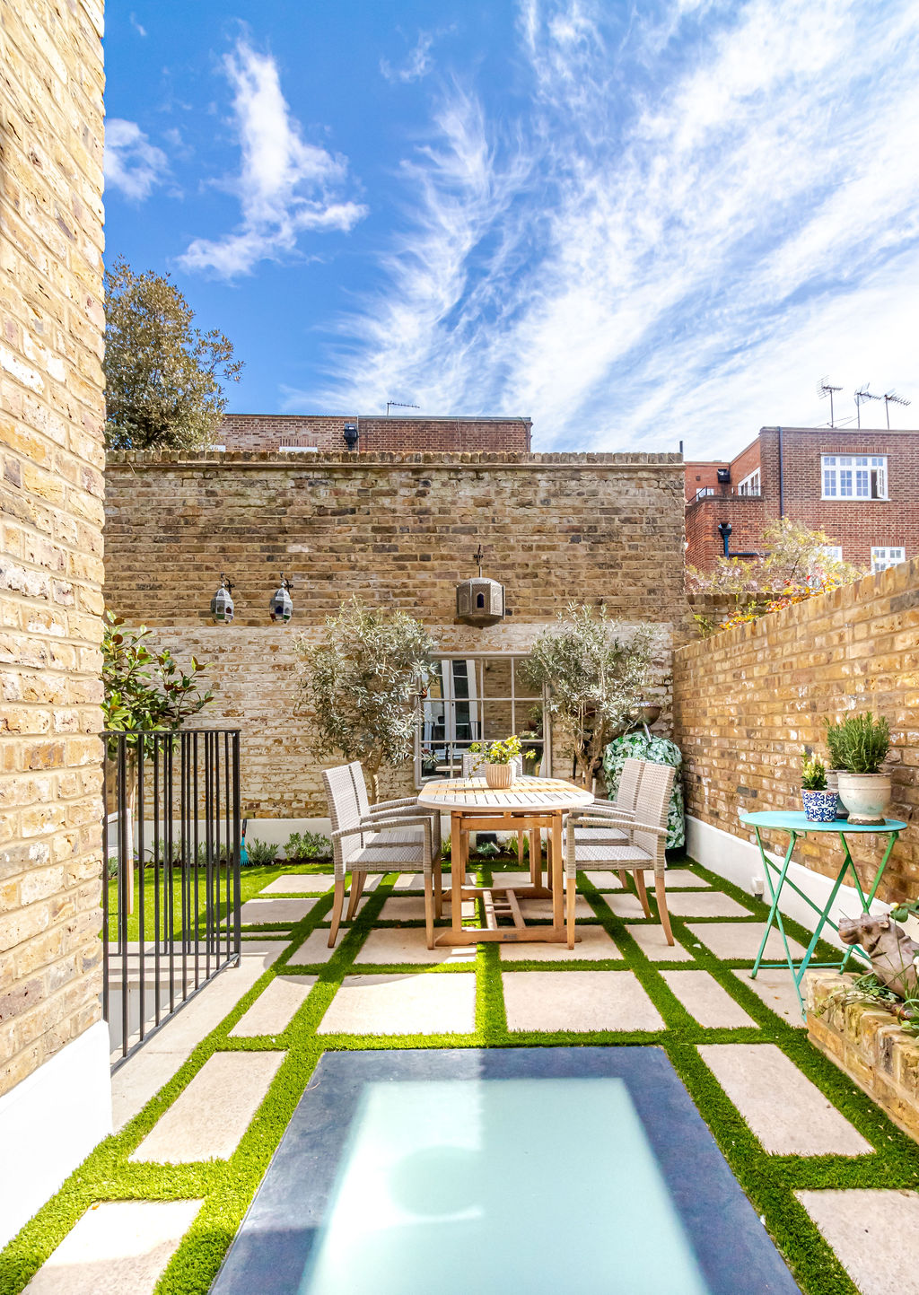 Terrace house in Chelsea with enlarged basement and refurbished